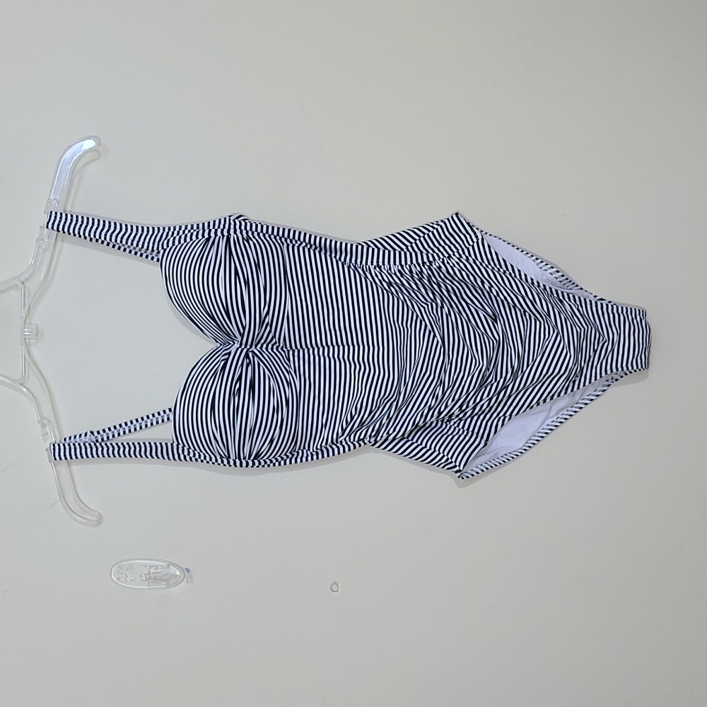 Bond Eye Australia Multi Fit Cup Striped Lined One Piece Bathingsuit Size 8